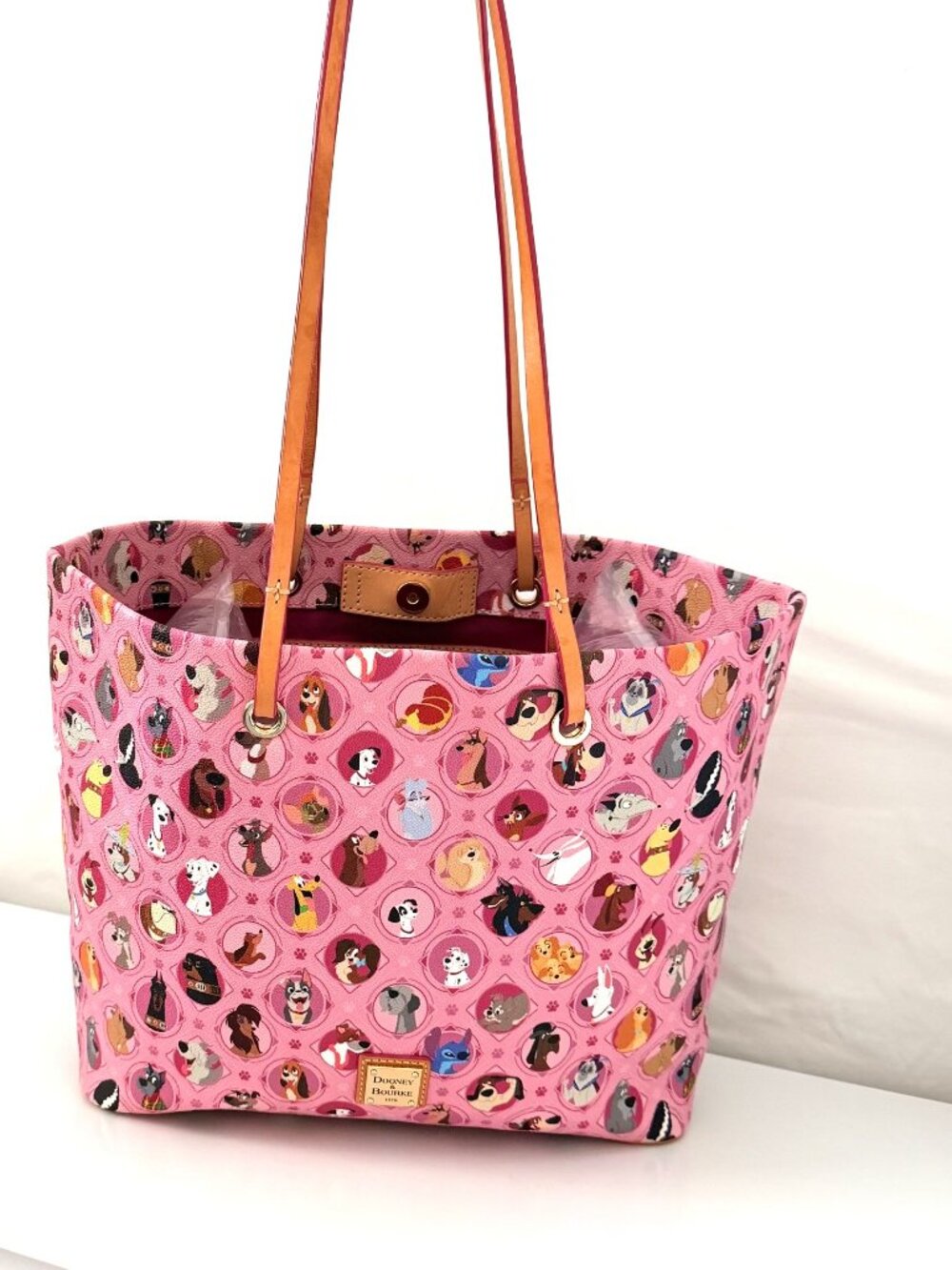 ๐ถ Disney Dooney & Bourke Pink "Disney Dogs" Tote ๐ถ - Picture 11 of 12